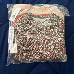 Old Navy Girls 3-6m Long Sleeve Onesies